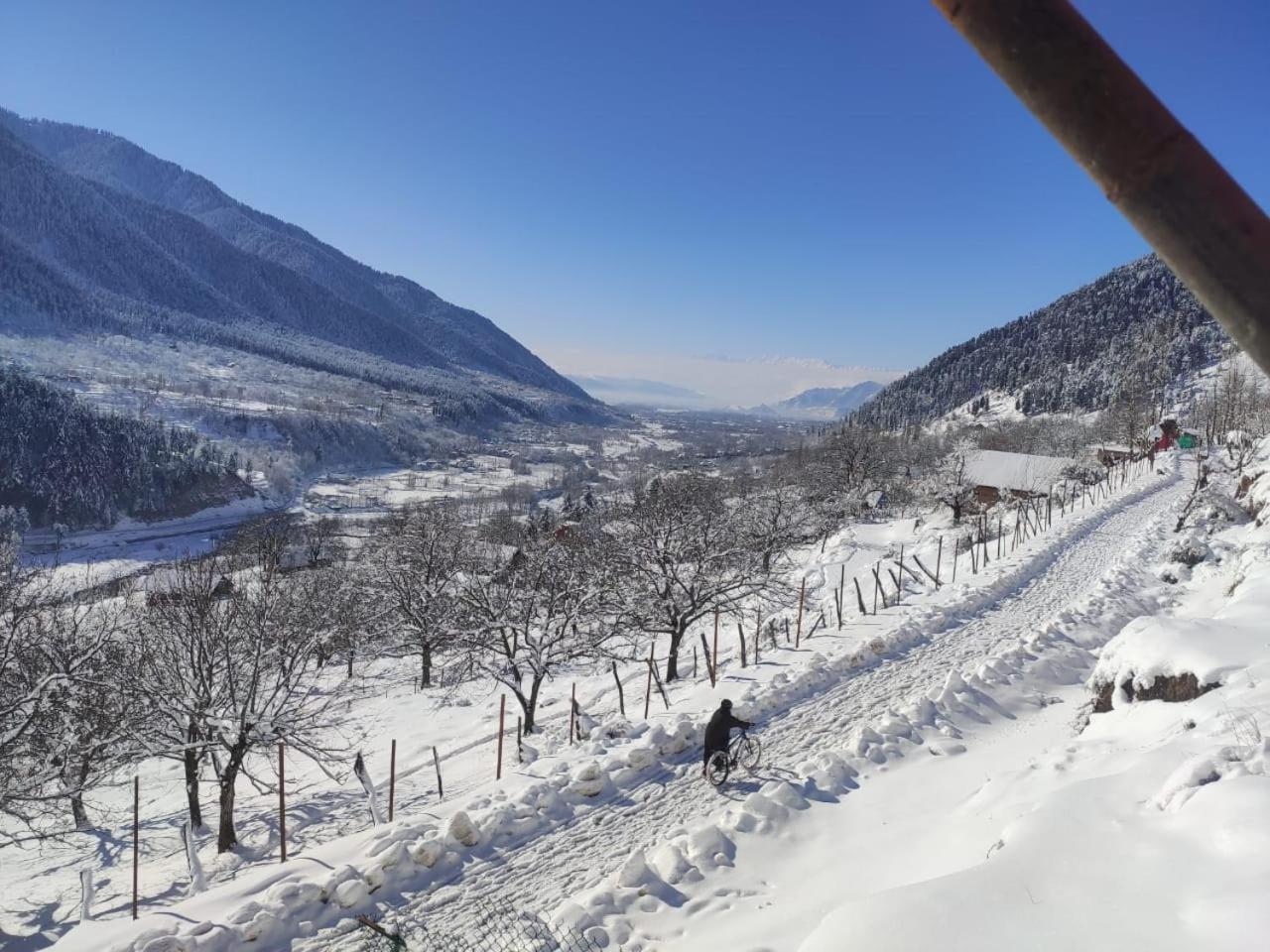 Cliff Cottage Pahalgam, Kashmir Batakut Luaran gambar