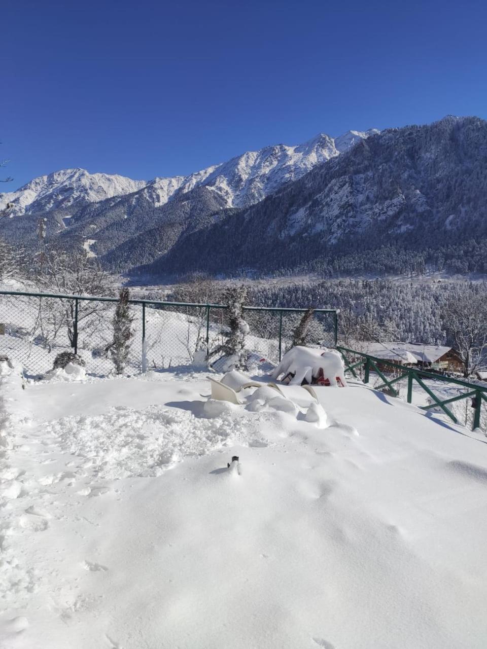 Cliff Cottage Pahalgam, Kashmir Batakut Luaran gambar