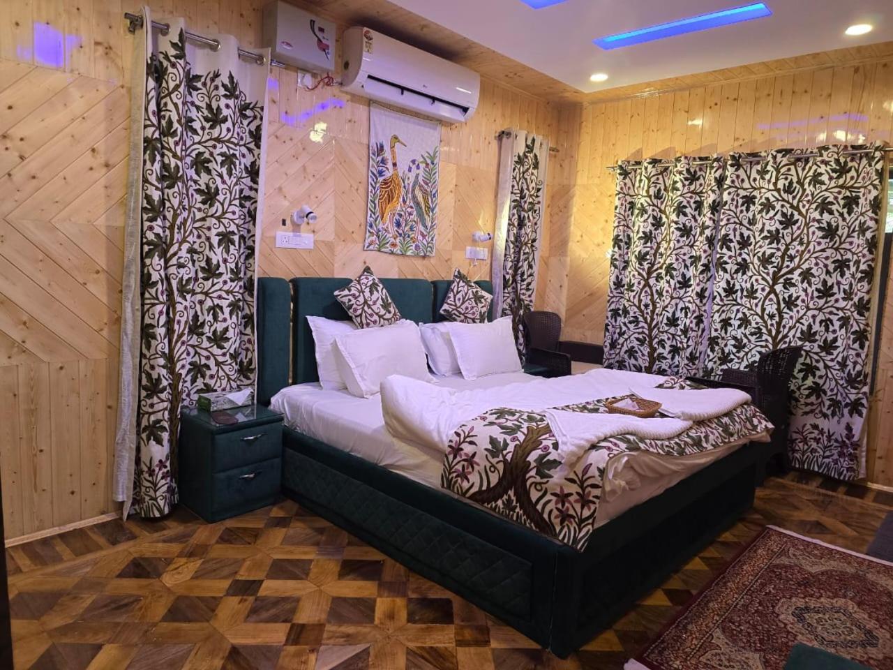 Cliff Cottage Pahalgam, Kashmir Batakut Luaran gambar