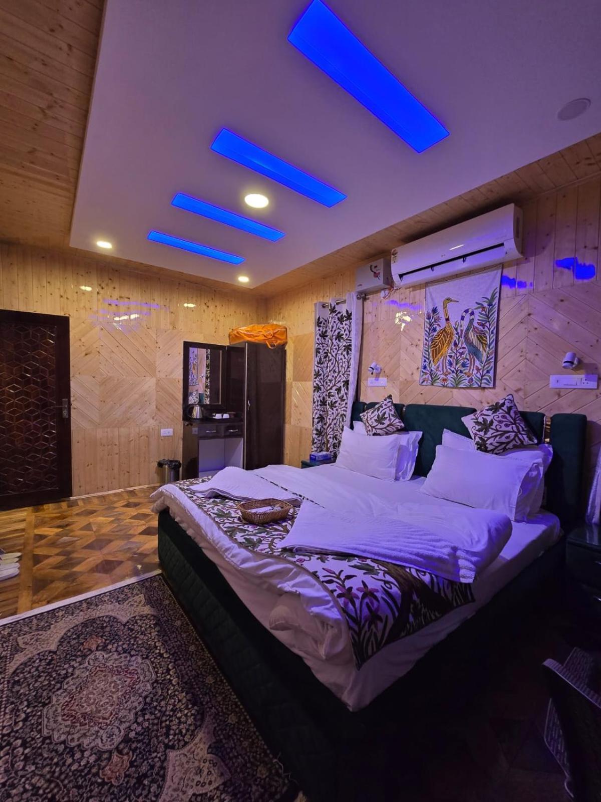 Cliff Cottage Pahalgam, Kashmir Batakut Luaran gambar